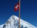 Schweizer Flagge mit Mönch im Hintergrund