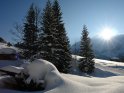 Winterszene im Berner Oberland kurz vor Sonnenuntergang