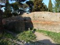 ... zum Ende des Besuchs in Ostia Antica. 
 
Dieses Kartenmotiv ist seit dem 22. April 2006 in der Kategorie Ostia Antica (Italien).