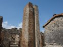 Diese Säule ist war nach Angaben eines Touristenführers vor Ort das einzige, von Pompeji, das noch aus dem Boden ragte und führte somit zur Wiederentdeckung der Stadt. ...