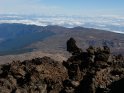Blick vom Teide, im Hintergrund die kleinen weien Punkte sind das Observatorium