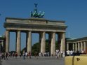 Rckseite eines Trabis vor dem Brandenburger Tor