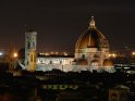 Blick auf Santa Maria del Fiore, den Dom von Florenz, bei Nacht