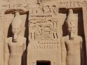 Statuen am Hathor-Tempel