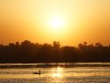 Sonnenuntergang mit kleinem Fischerboot zwischen Edfu und Esna