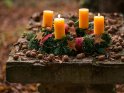 Im herbstlichen Wald auf einem steinernen Tisch stehender Adventskranz mit zwei brennenden Kerzen zum 2. Advent. 
 
Dieses Motiv befindet sich seit dem 30. November 2016 in der Kategorie Adventskrnze.
