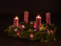 Zwei Kerzen brennen zum 2. Advent auf einem Adventskranz mit Orangenscheiben und Zimtstangen vor weiem Hintergrund. 
 
Dieses Kartenmotiv wurde am 07. Dezember 2019 neu in die Kategorie Adventskrnze aufgenommen.